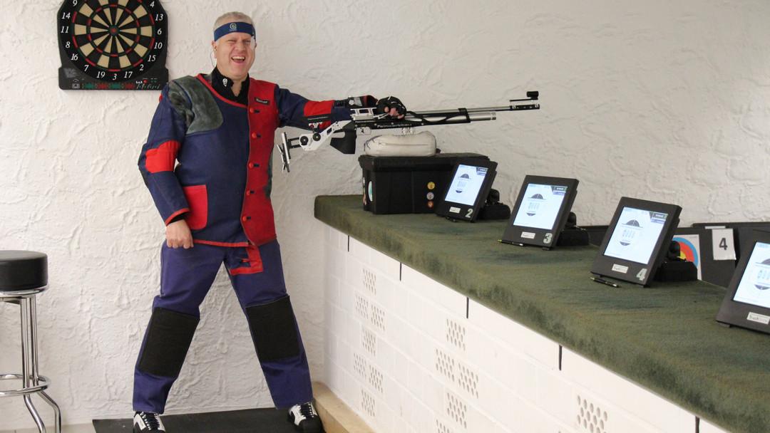 zwei goldschlaegerpokale zum jubilaeum 02