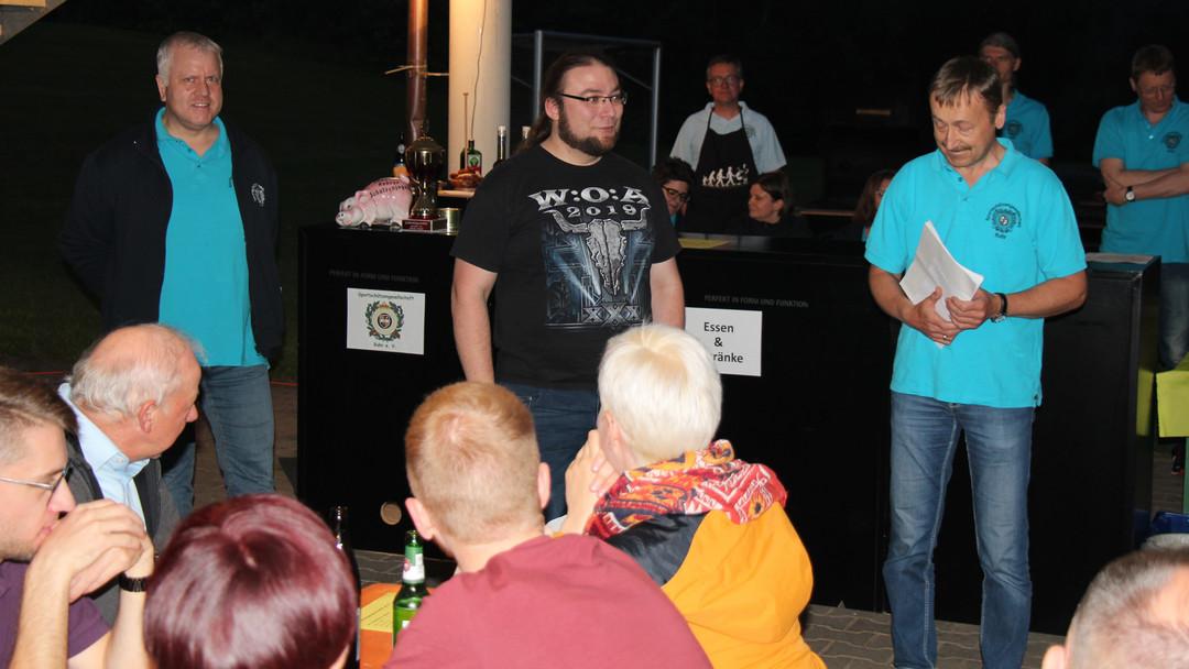 zwei goldschlaegerpokale zum jubilaeum 10