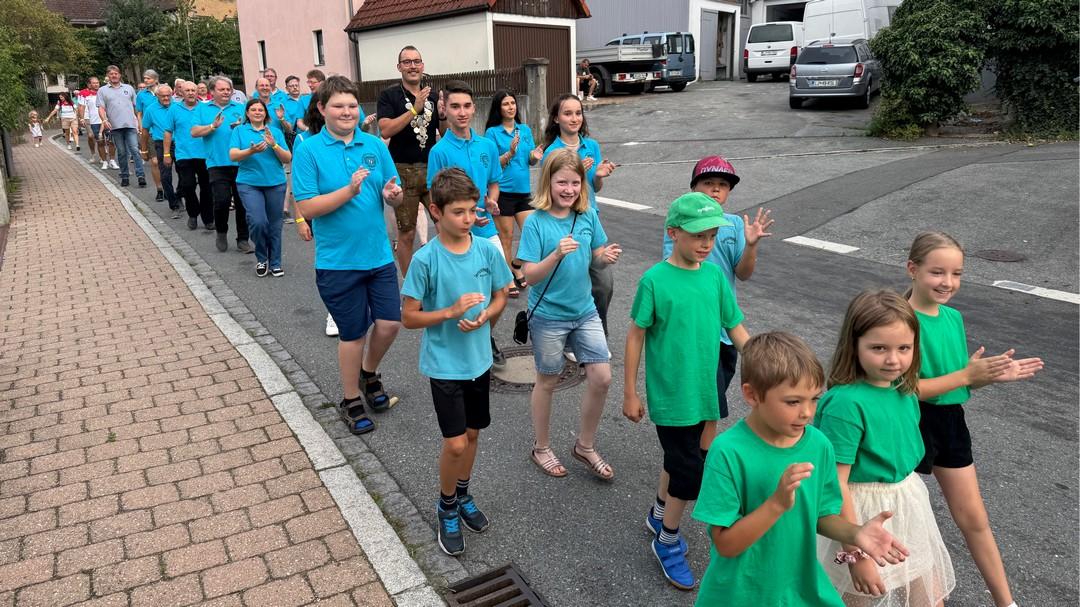 kurzweiliger kirchweihauftakt in rohr 01